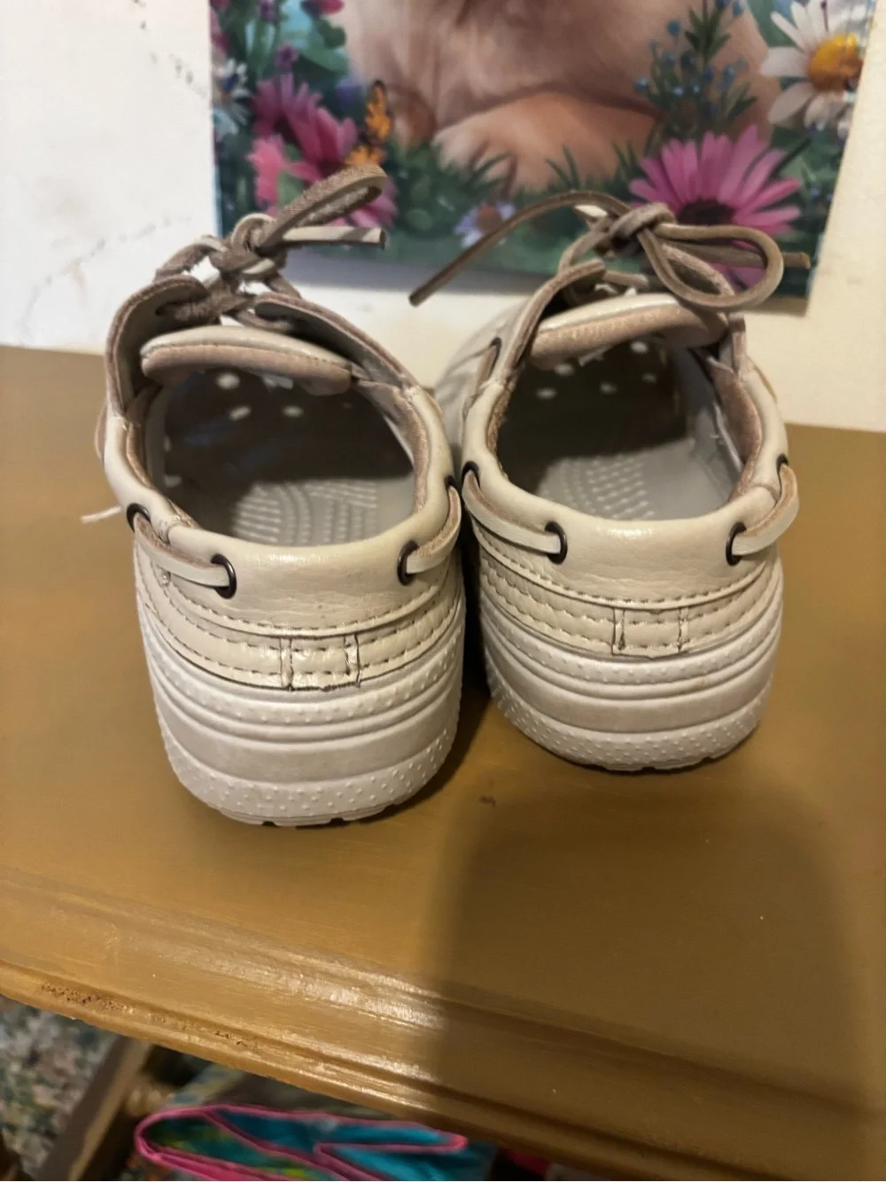 CROCS womens 9 White Lace-Style Clog Sandals